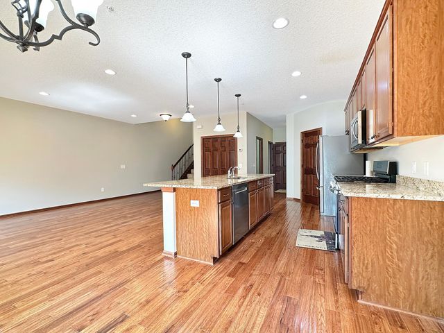 9496 Declaration Drive, Chanhassen, MN 55317