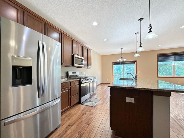 9496 Declaration Drive, Chanhassen, MN 55317