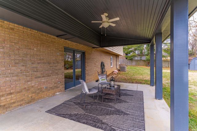 5100 Jeffries Lane, Newburgh, IN 47630