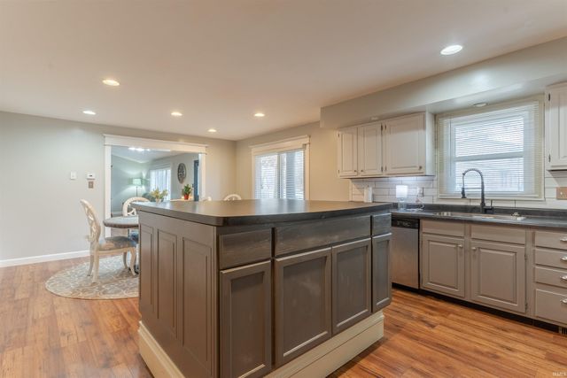 5100 Jeffries Lane, Newburgh, IN 47630