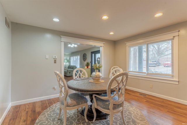 5100 Jeffries Lane, Newburgh, IN 47630