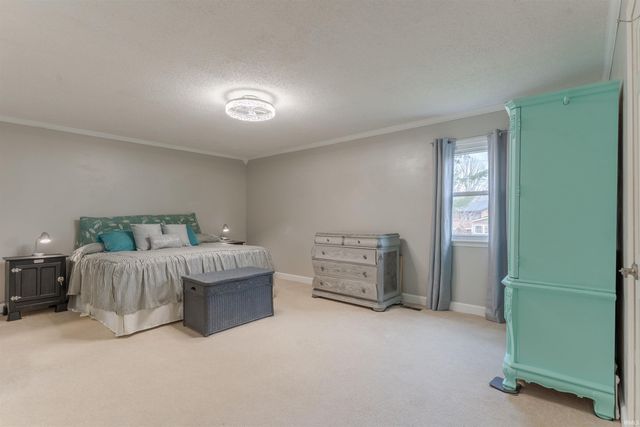 5100 Jeffries Lane, Newburgh, IN 47630