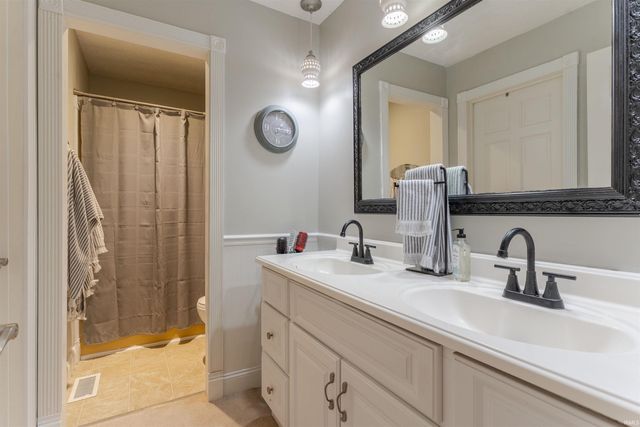 5100 Jeffries Lane, Newburgh, IN 47630