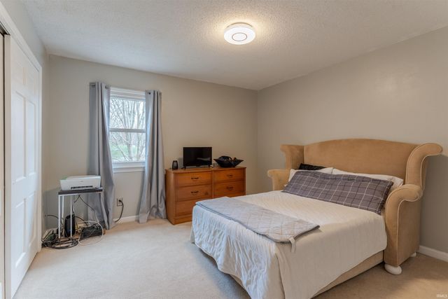 5100 Jeffries Lane, Newburgh, IN 47630