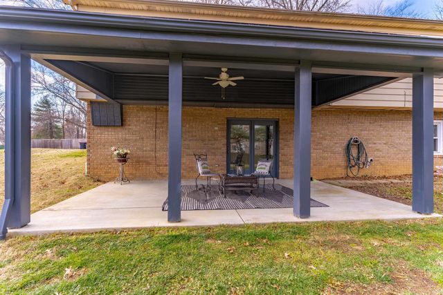 5100 Jeffries Lane, Newburgh, IN 47630