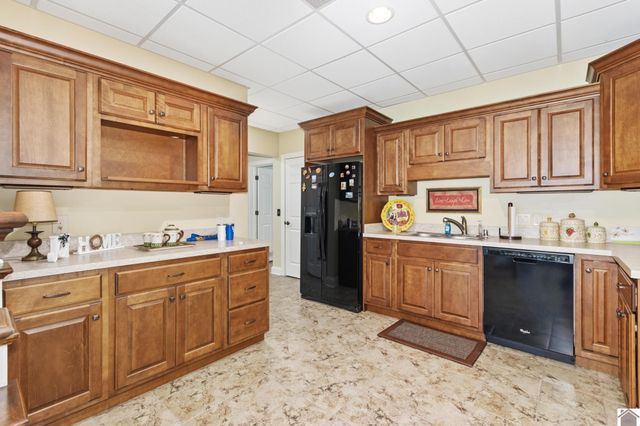 6330 Burchell, Paducah, KY 42003