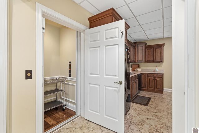 6330 Burchell, Paducah, KY 42003