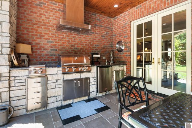 6330 Burchell, Paducah, KY 42003