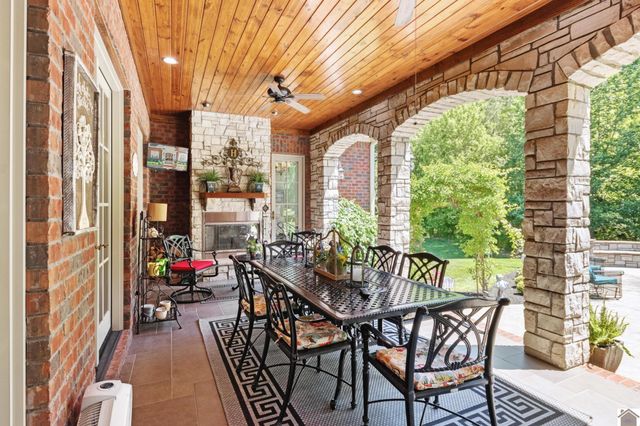 6330 Burchell, Paducah, KY 42003