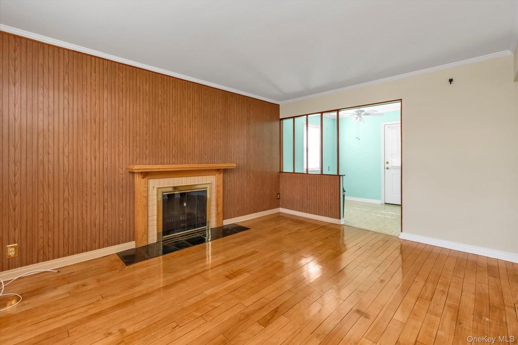 13 Inwood Road, Glen Cove, NY 11542 — photo 4