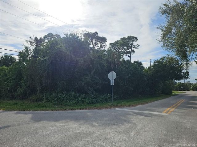 1085 42nd Avenue, Vero Beach, FL 32960