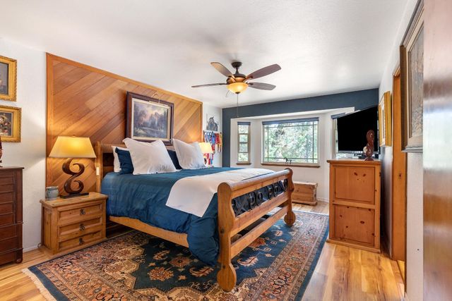 19222 Connie Dr, Grass Valley, CA 95949
