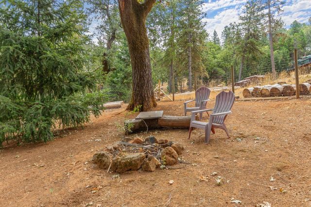 19222 Connie Dr, Grass Valley, CA 95949