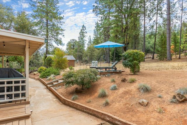 19222 Connie Dr, Grass Valley, CA 95949