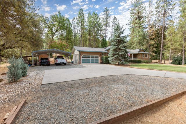 19222 Connie Dr, Grass Valley, CA 95949