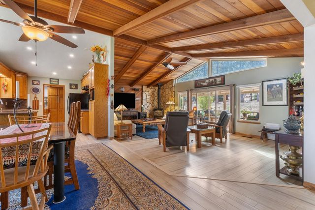 19222 Connie Dr, Grass Valley, CA 95949