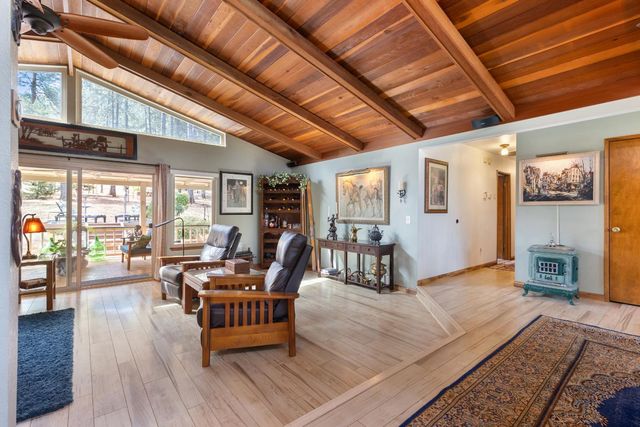 19222 Connie Dr, Grass Valley, CA 95949