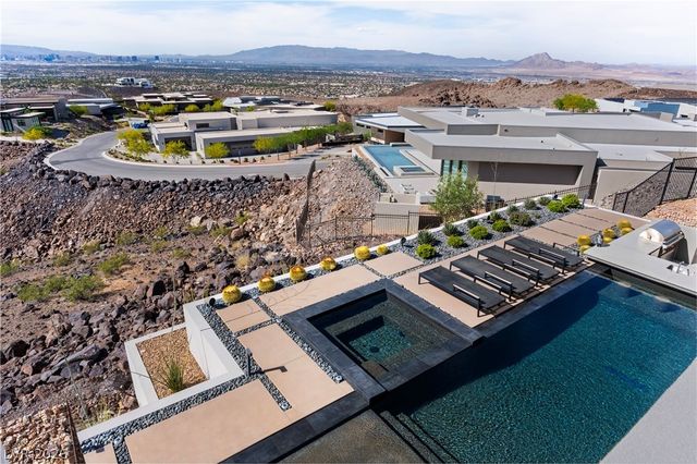 1550 Dragon Crest Avenue, Henderson, NV 89012