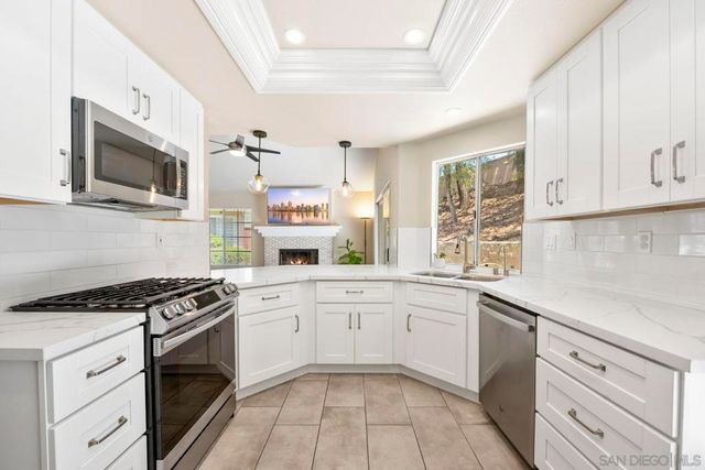 11781 Caminito De Las Missiones, San Diego, CA 92128