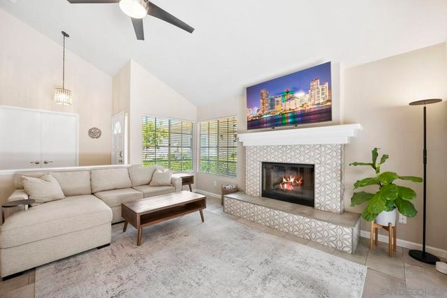 11781 Caminito De Las Missiones, San Diego, CA 92128