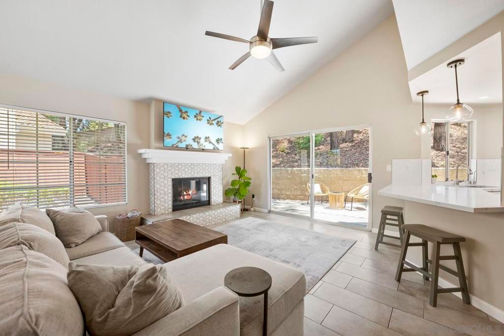 11781 Caminito De Las Missiones, San Diego, CA 92128