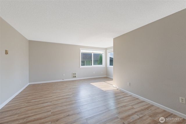 361 Earlington Avenue SW, Renton, WA 98057