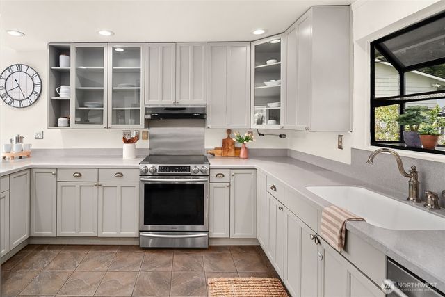 9139 SW Bayview Drive, Vashon, WA 98070