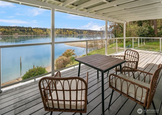 9139 SW Bayview Drive, Vashon, WA 98070