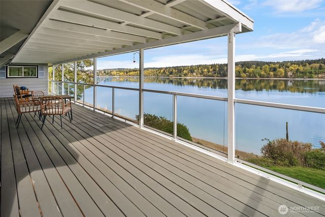 9139 SW Bayview Drive, Vashon, WA 98070