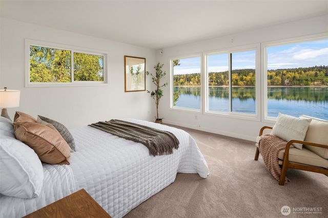 9139 SW Bayview Drive, Vashon, WA 98070