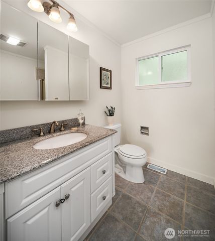 9139 SW Bayview Drive, Vashon, WA 98070