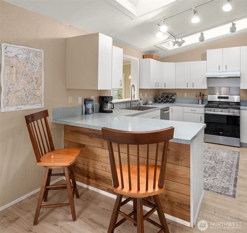 9139 SW Bayview Drive, Vashon, WA 98070