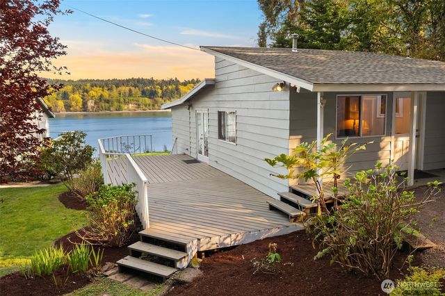 9139 SW Bayview Drive, Vashon, WA 98070
