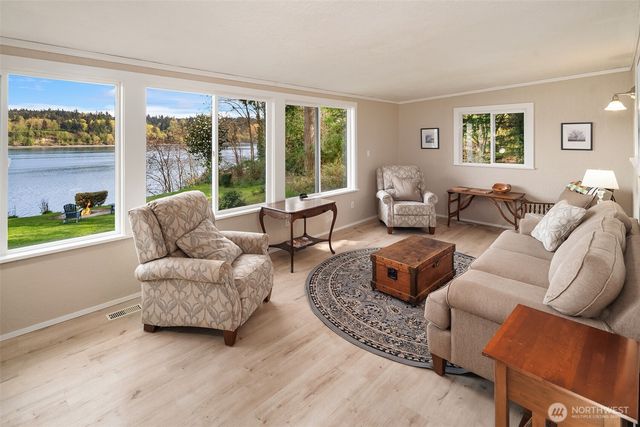 9139 SW Bayview Drive, Vashon, WA 98070