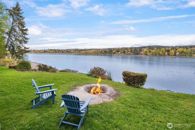 9139 SW Bayview Drive, Vashon, WA 98070