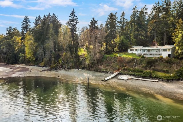 9139 SW Bayview Drive, Vashon, WA 98070