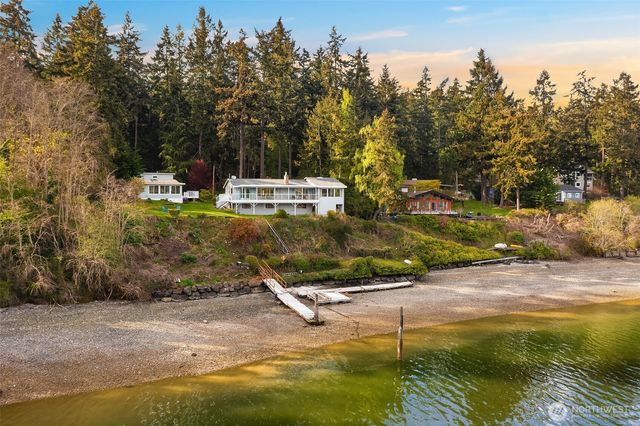 9139 SW Bayview Drive, Vashon, WA 98070