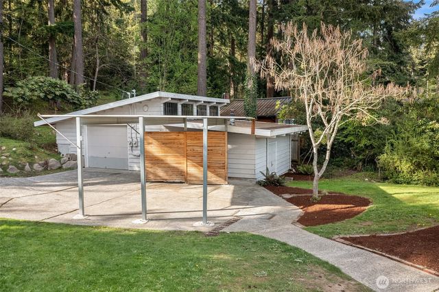 9139 SW Bayview Drive, Vashon, WA 98070