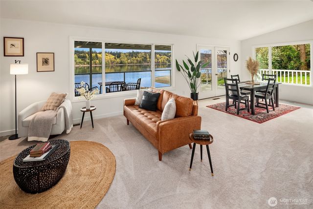 9139 SW Bayview Drive, Vashon, WA 98070