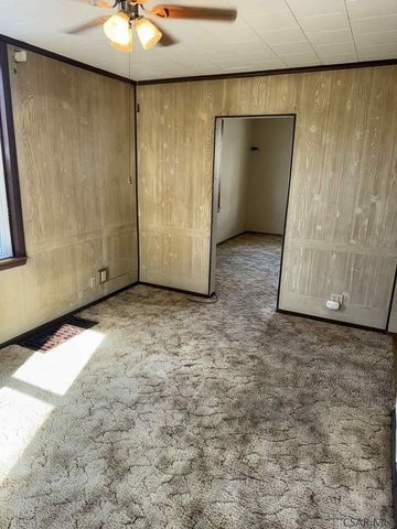 910 Harrison Ave., Jeannette, PA 15644