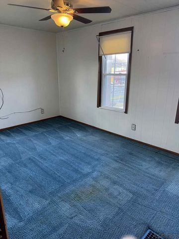 910 Harrison Ave., Jeannette, PA 15644