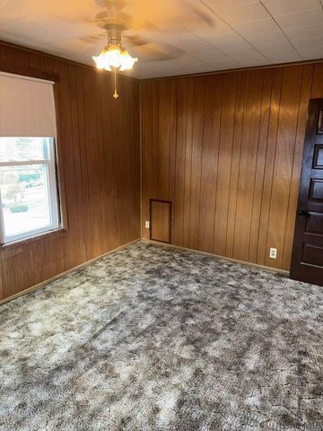 910 Harrison Ave., Jeannette, PA 15644