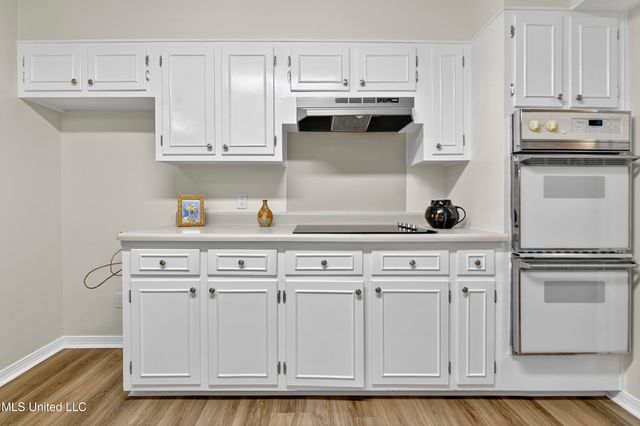 2560 Old Bay Road, Biloxi, MS 39531