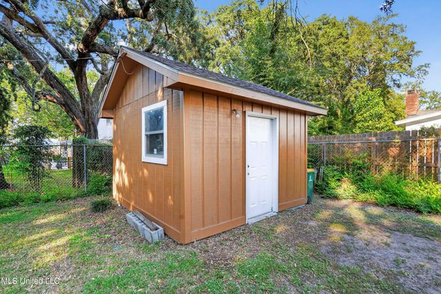 2560 Old Bay Road, Biloxi, MS 39531