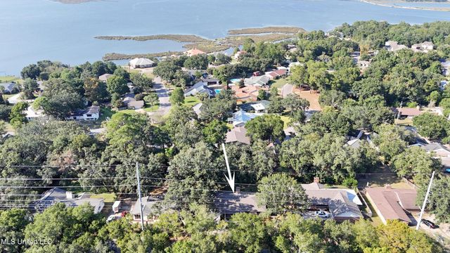 2560 Old Bay Road, Biloxi, MS 39531