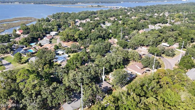 2560 Old Bay Road, Biloxi, MS 39531
