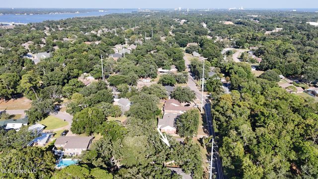 2560 Old Bay Road, Biloxi, MS 39531