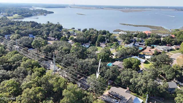 2560 Old Bay Road, Biloxi, MS 39531