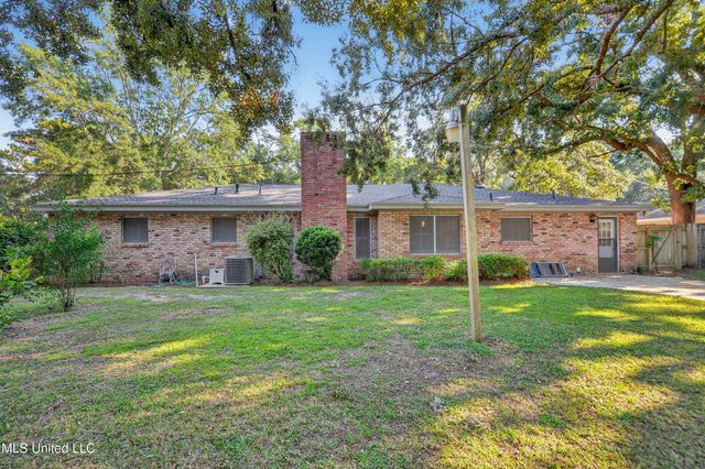 2560 Old Bay Road, Biloxi, MS 39531