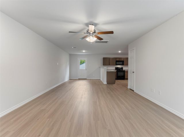 306 N Orange Street, Sweeny, TX 77480